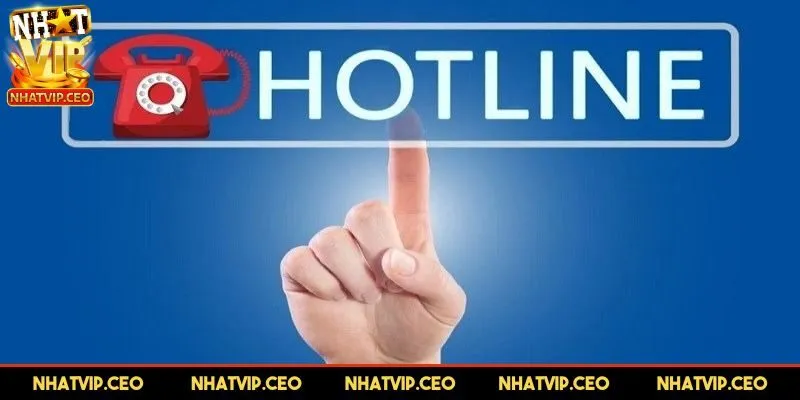 Sử dụng hotline để kết nối với cổng game